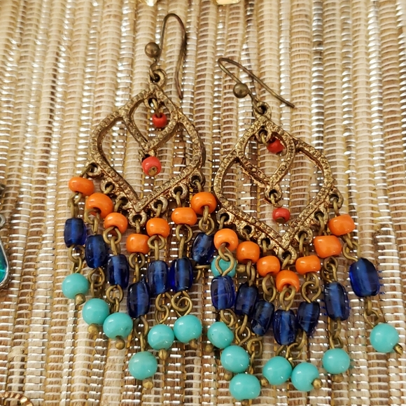 Set of 7 pair of green / amber tone earrings - Picture 5 of 7